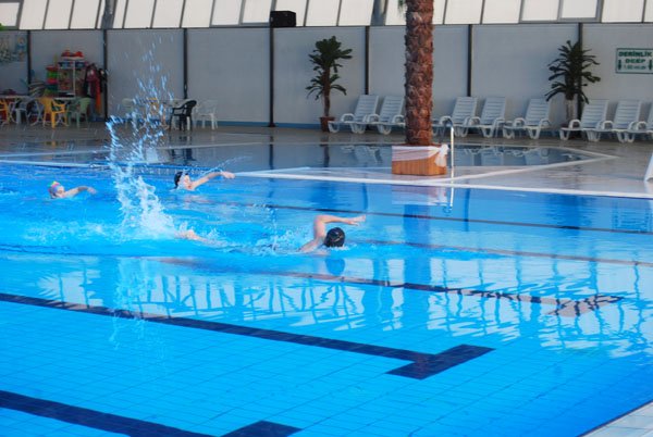 Kızılcahamam Belediyesi Yarı Olimpik Yüzme Havuzu